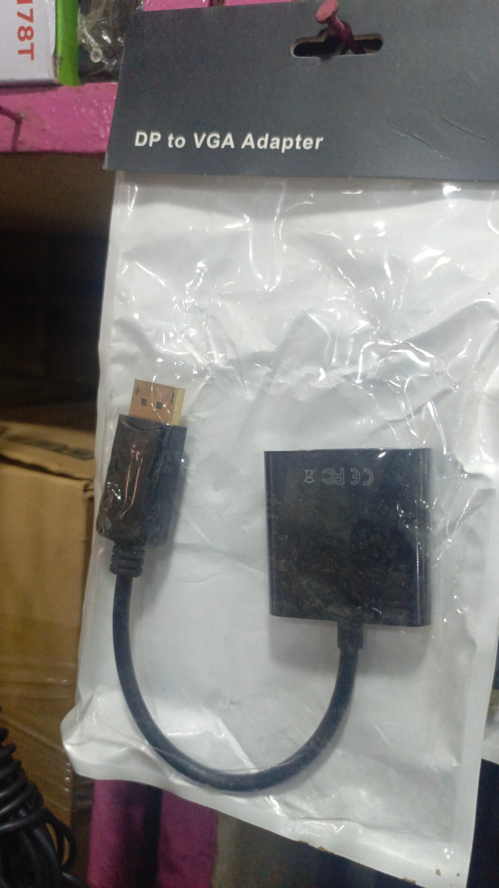DP to VGA CONVERTER DISPLAY PORT. - Image 1