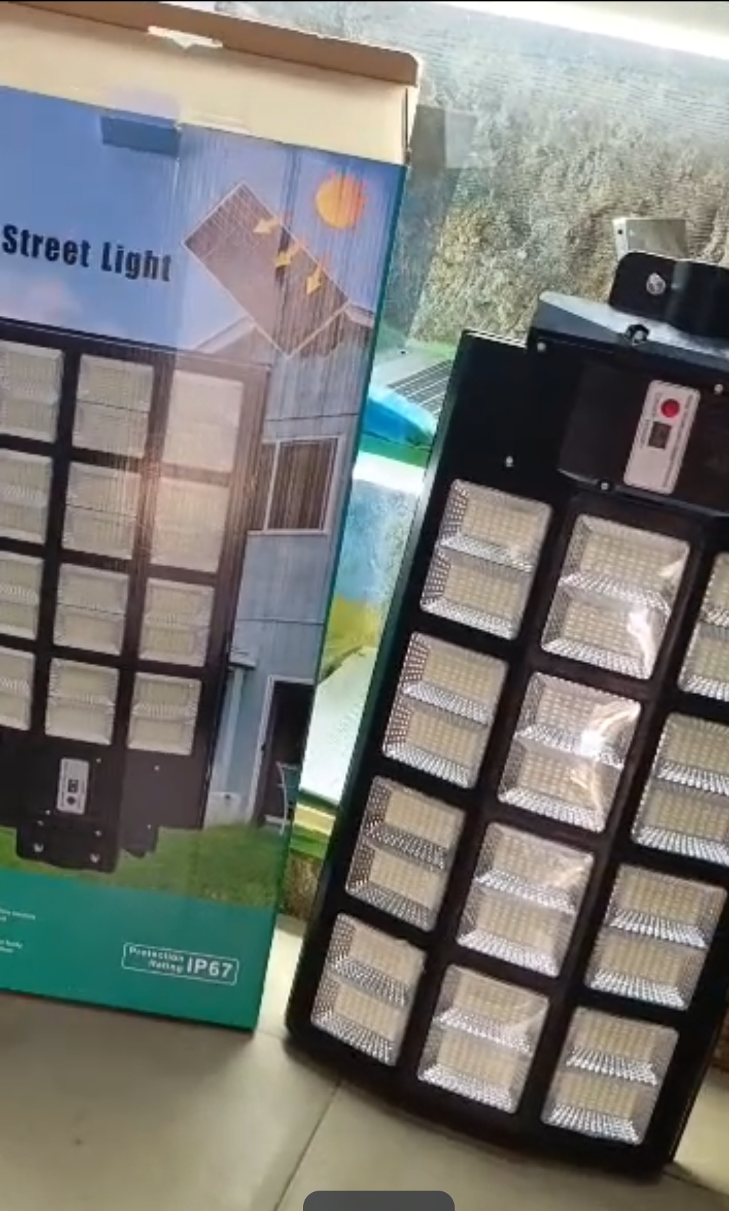 24 Eyes 2000w SAVWAL Solar Street lights. Very bright - Image 3