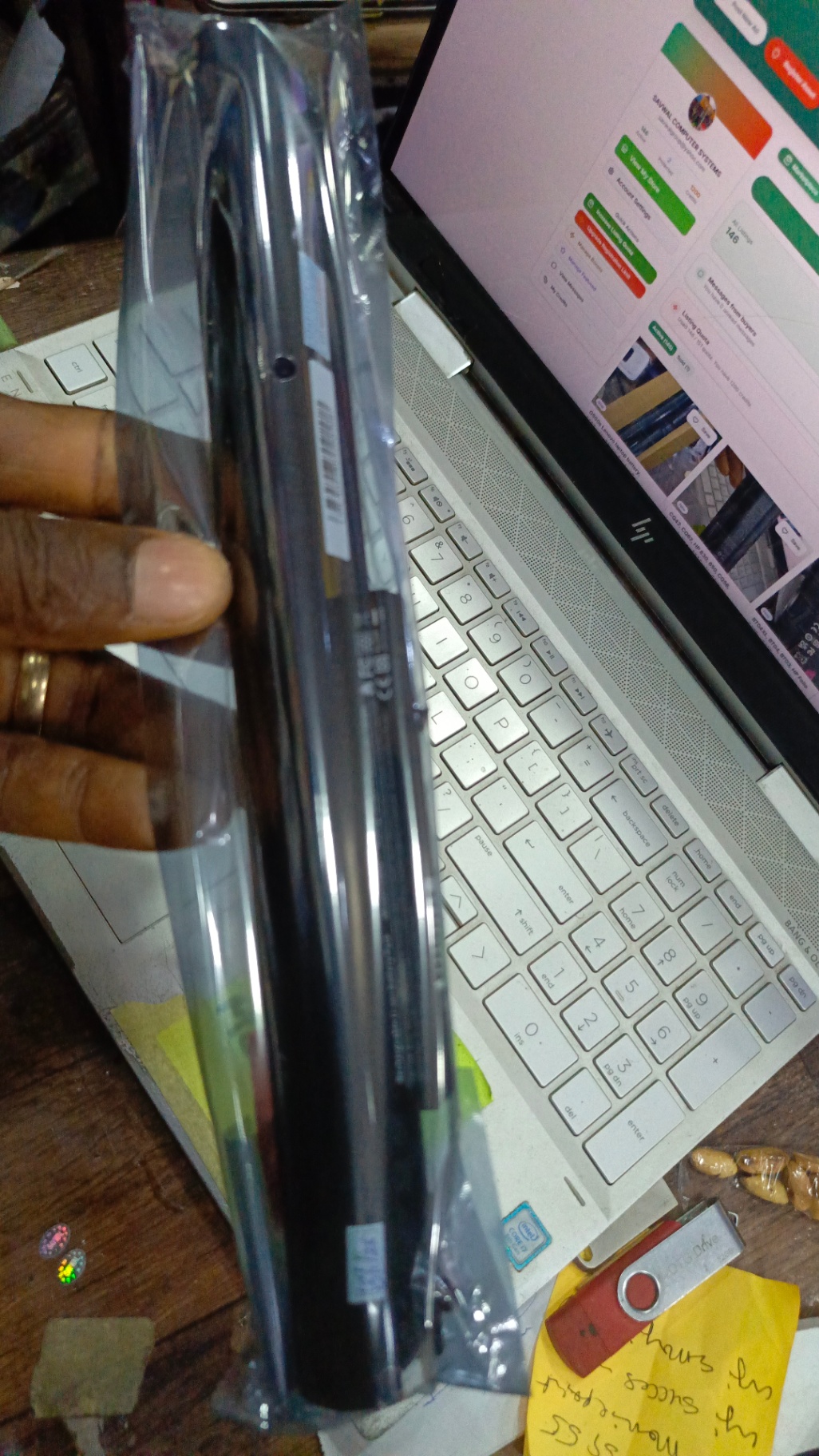 LA04 HP15 laptop battery, 2600mAh, 58WH, Original Brand new high capacity battery. - Image 2