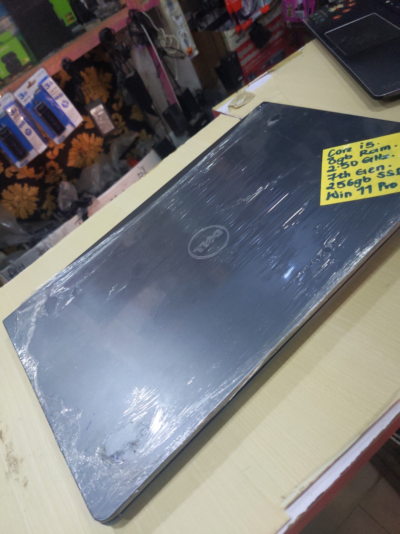 Dell Vostro Laptop,Core i5,256GB,8GB RAM,7th GEN - Image 5