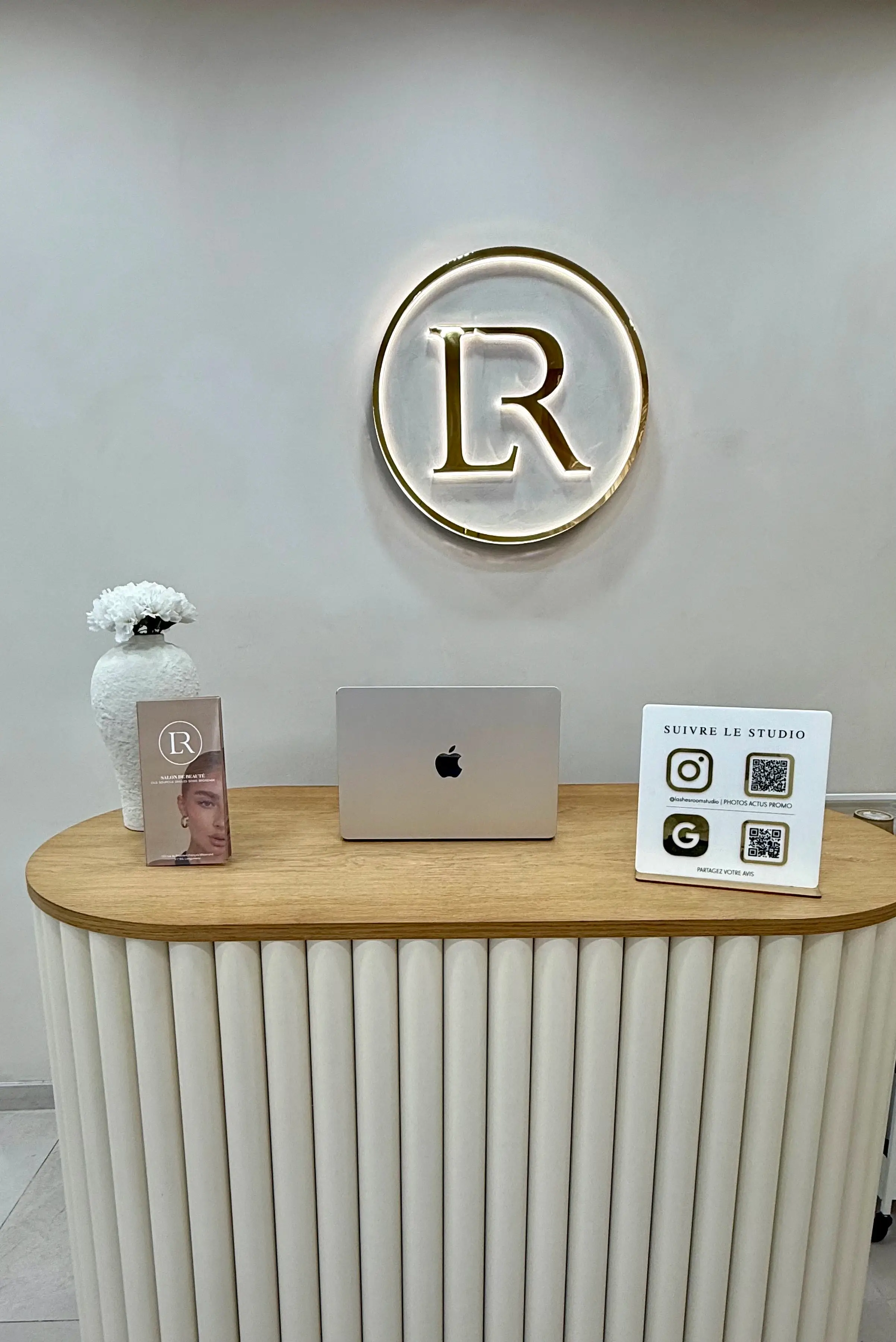 Lashes Room Studio