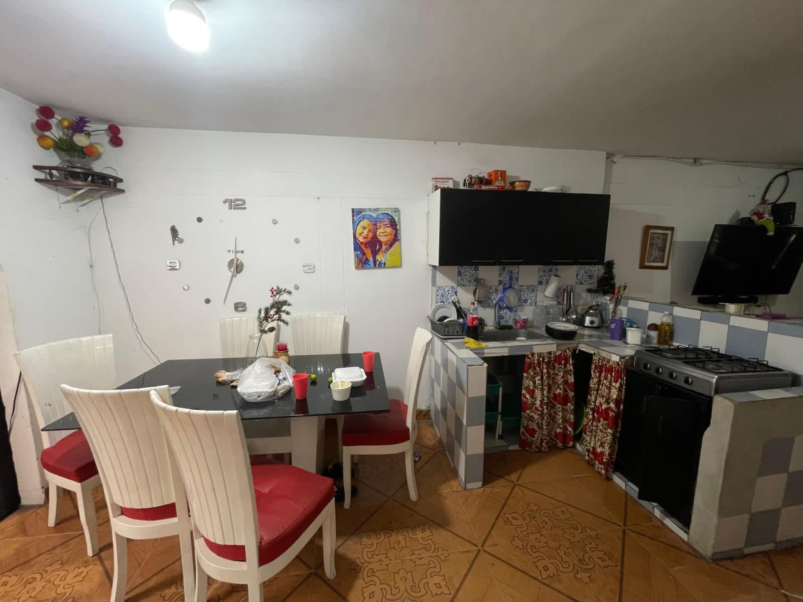 Casa de Dos Pisos con Entradas Independientes en Venta en La Campiña – Ideal para Inversión en Los Patios - Foto 2