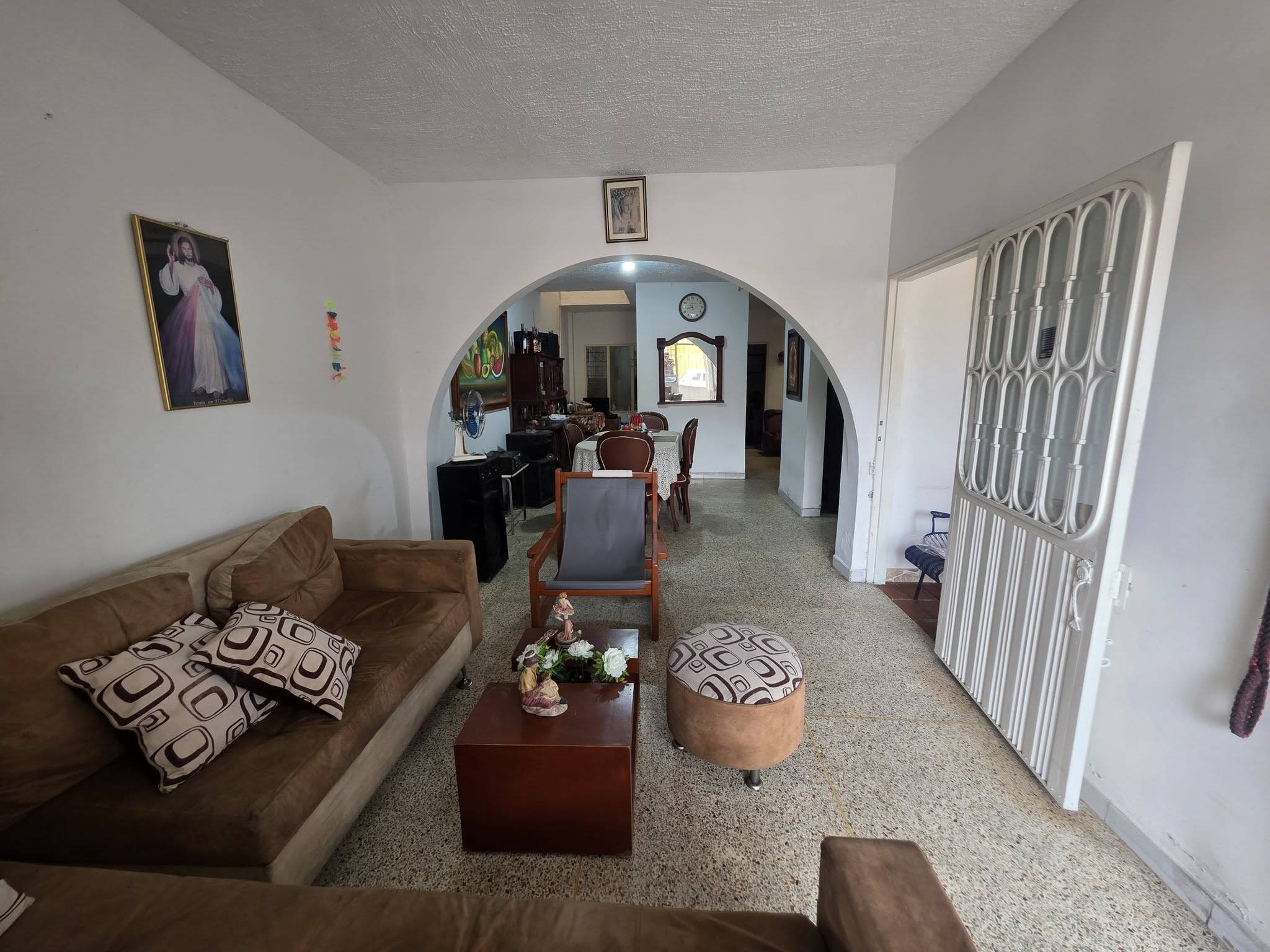 Casa en venta de 3 pisos en barrio Videlso – Los Patios - Foto 9