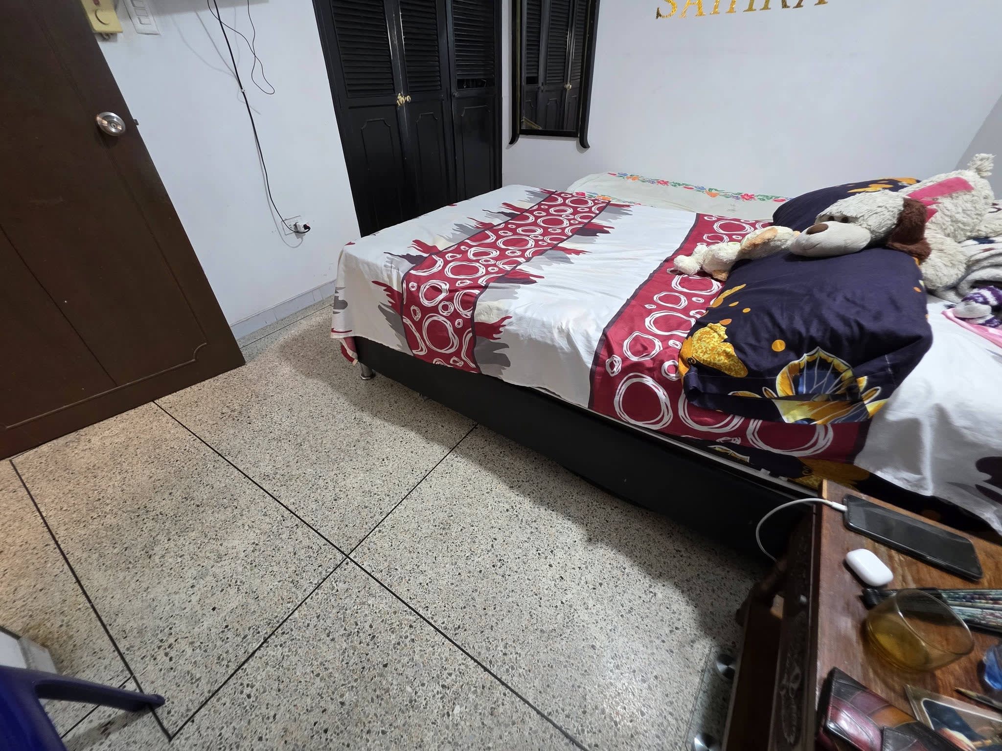 Casa en venta de 3 pisos en barrio Videlso – Los Patios - Foto 14