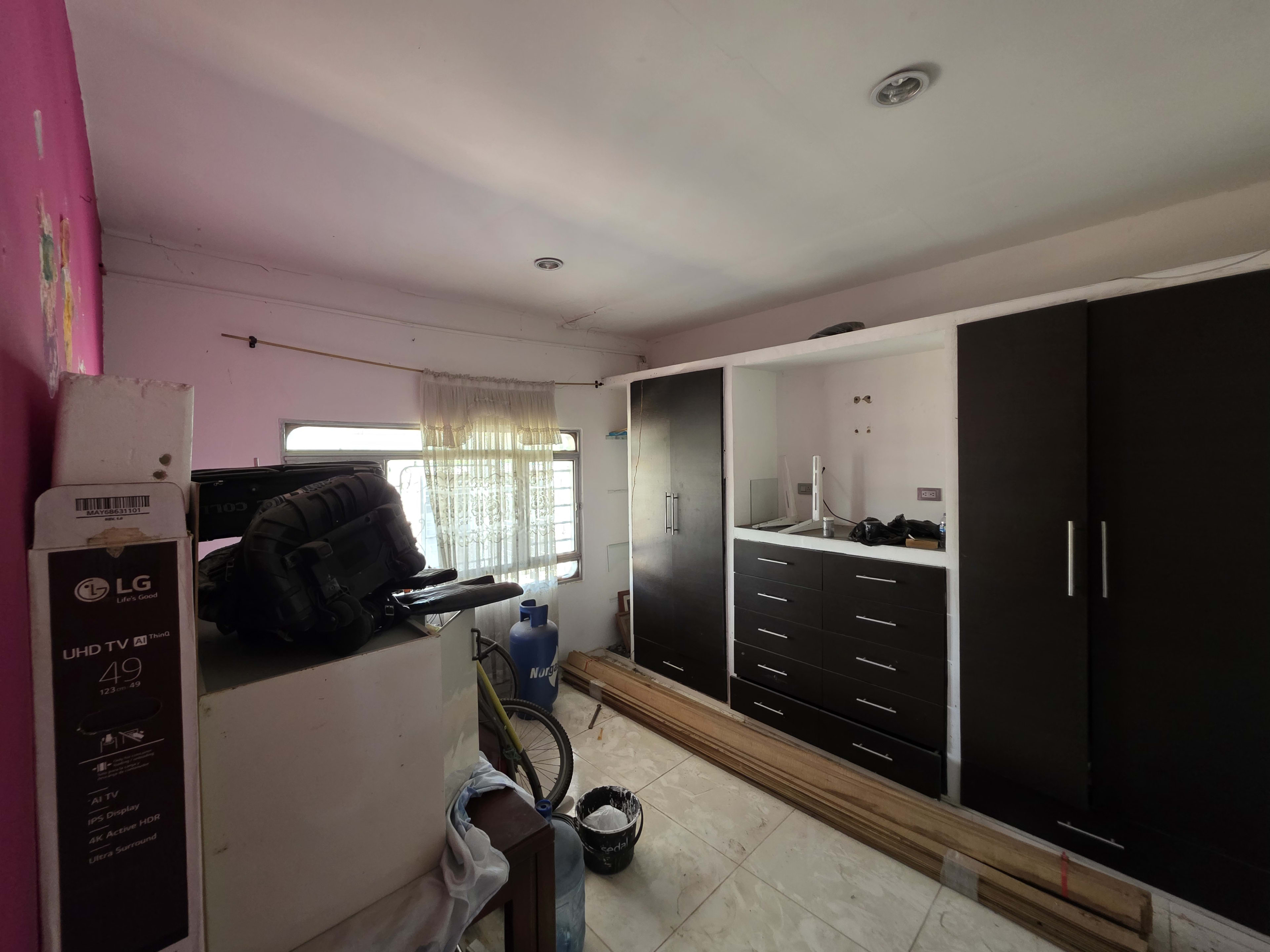 Casa en Venta en Llanitos, Los Patios — 300m² con Patio Amplio y Garaje - Foto 2