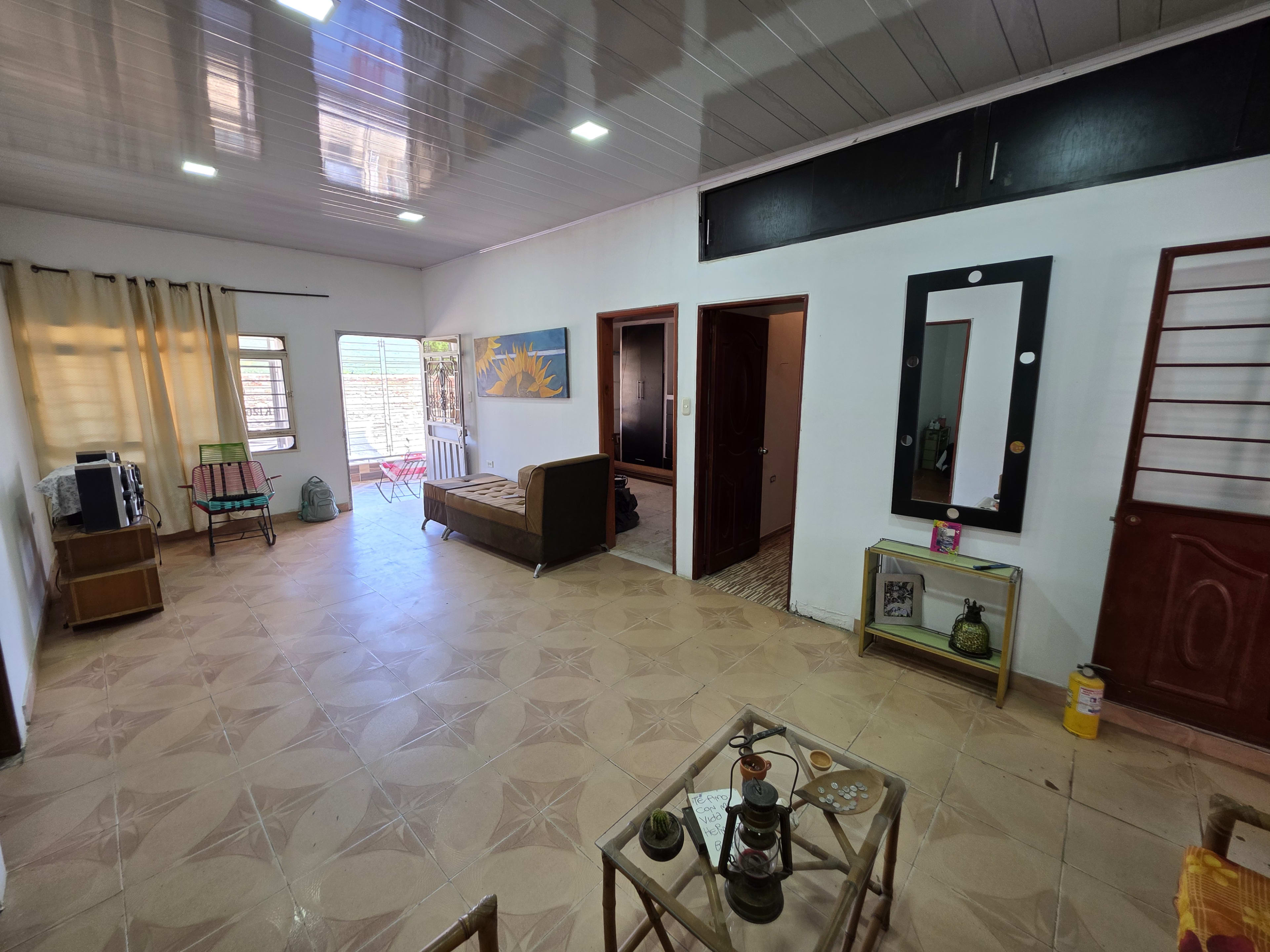 Casa en Venta en Llanitos, Los Patios — 300m² con Patio Amplio y Garaje - Foto 3