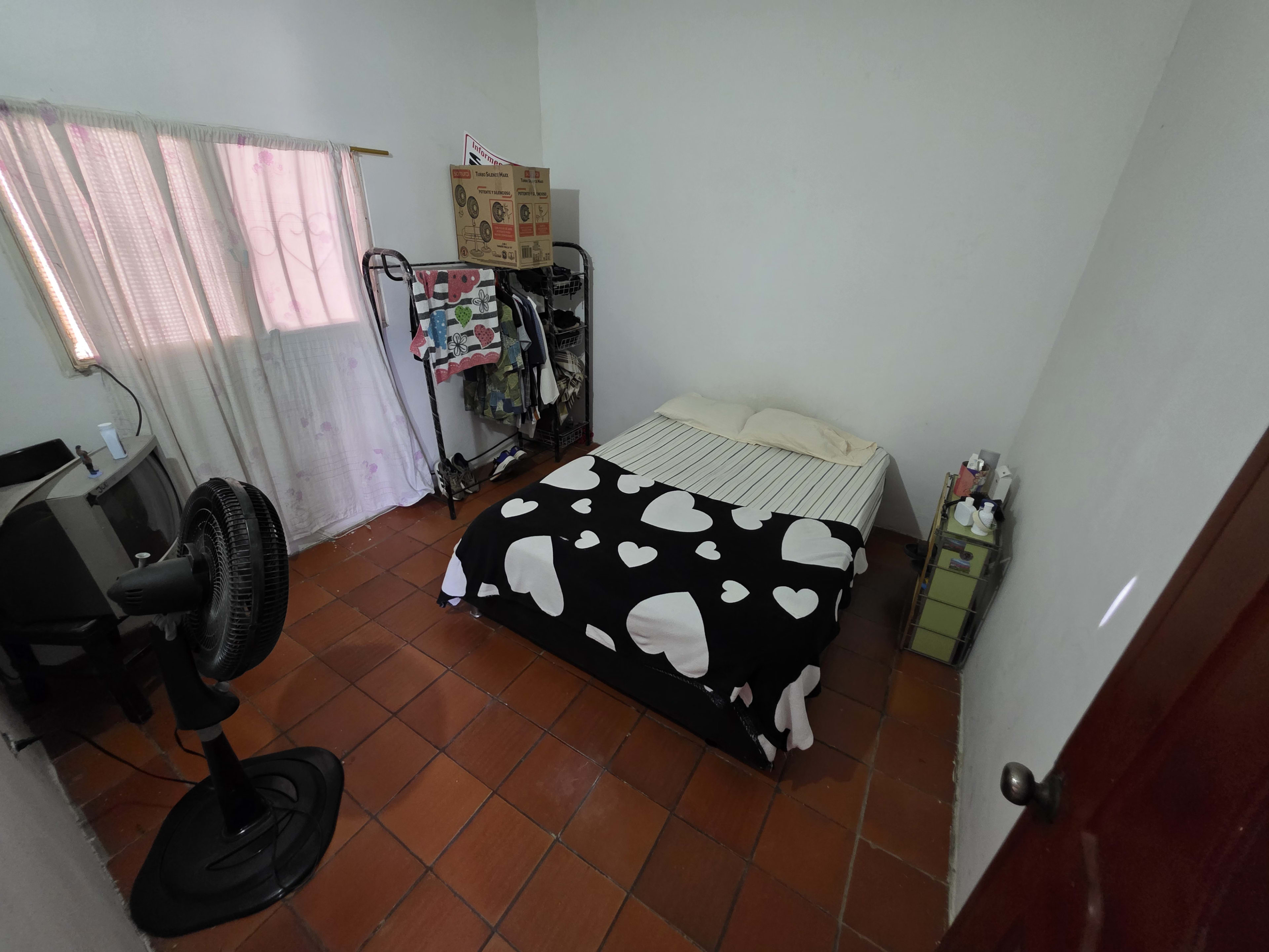Casa en Venta en Llanitos, Los Patios — 300m² con Patio Amplio y Garaje - Foto 6