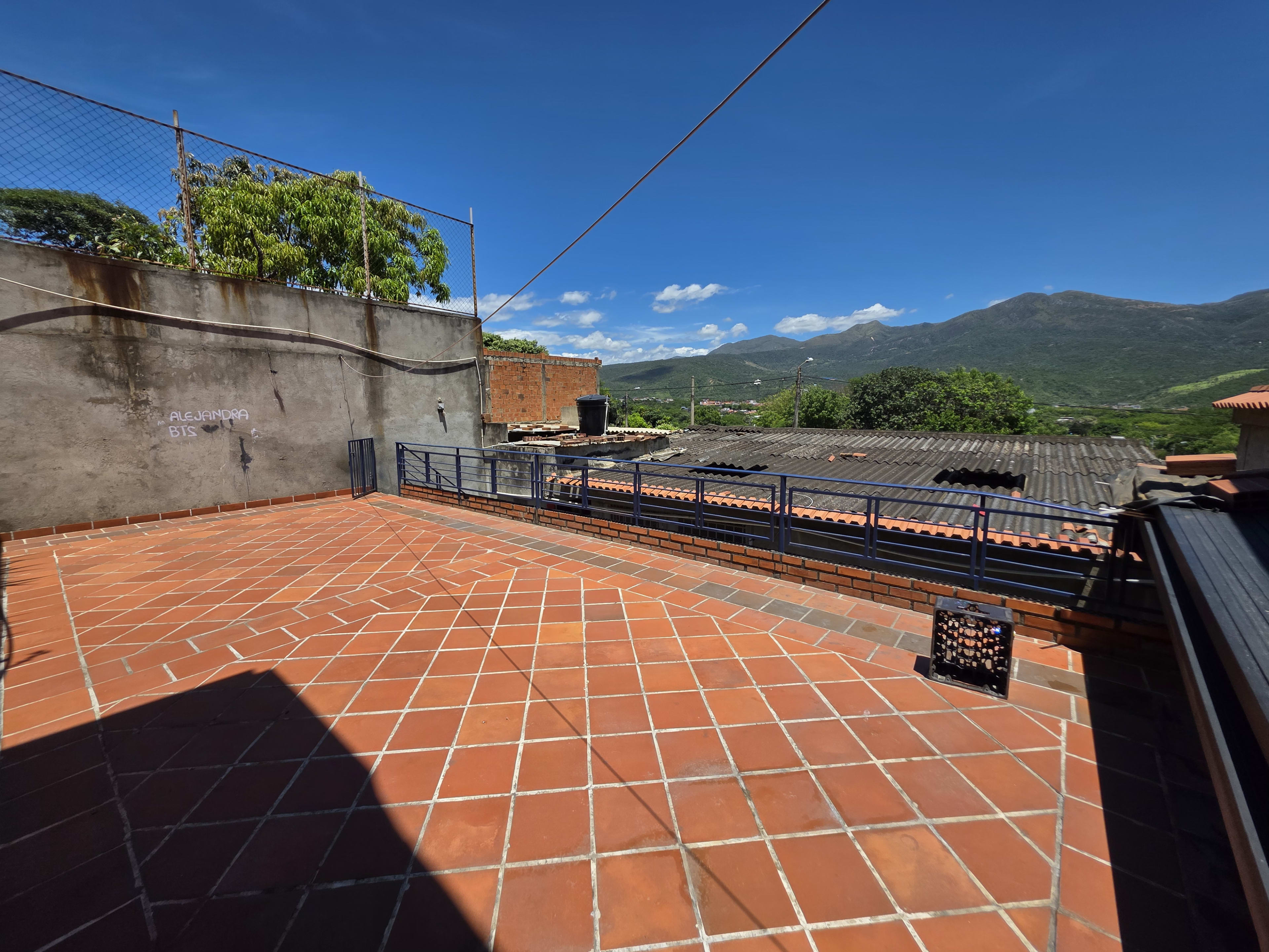 Casa en Venta en Llanitos, Los Patios — 300m² con Patio Amplio y Garaje - Foto 14