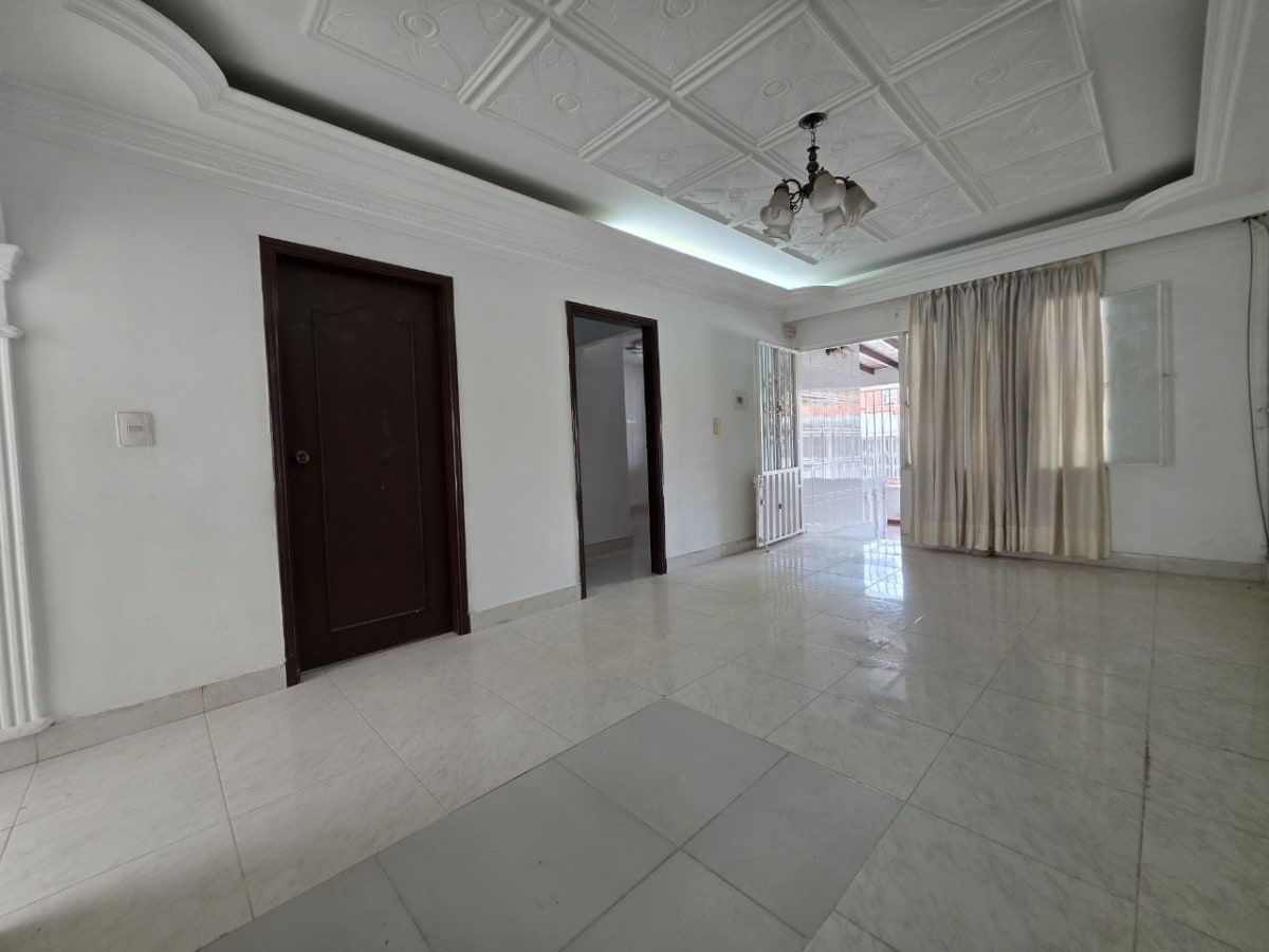 Casa en Venta en Urbanizacion Los Naranjos, Los Patios - Foto 3