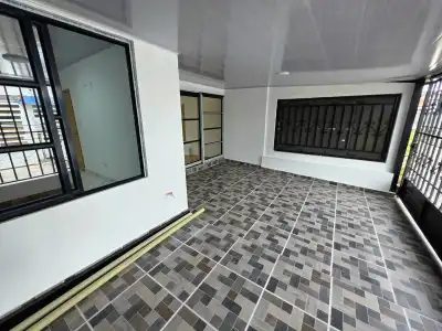 Casa en Los Patios — 96m², 3 Habitaciones, Totalmente Terminada