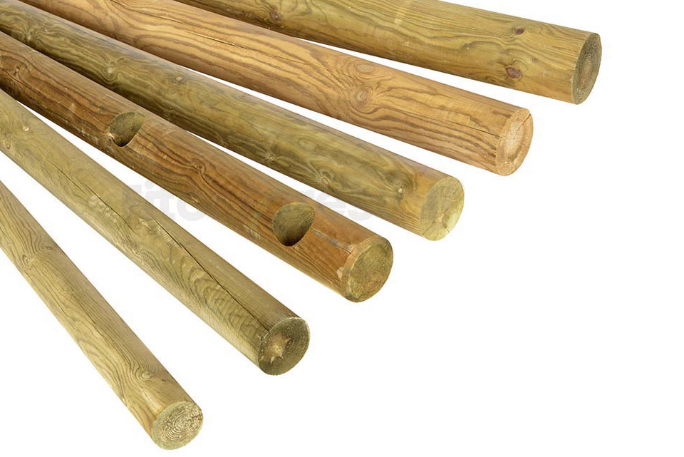 Postes impregnados de madera