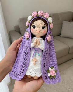Nossa Senhora da Abadia em amigurumi