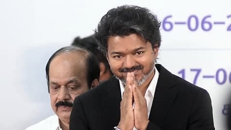 Vijay Got on the Bus! The Internet Lost Its Mind...