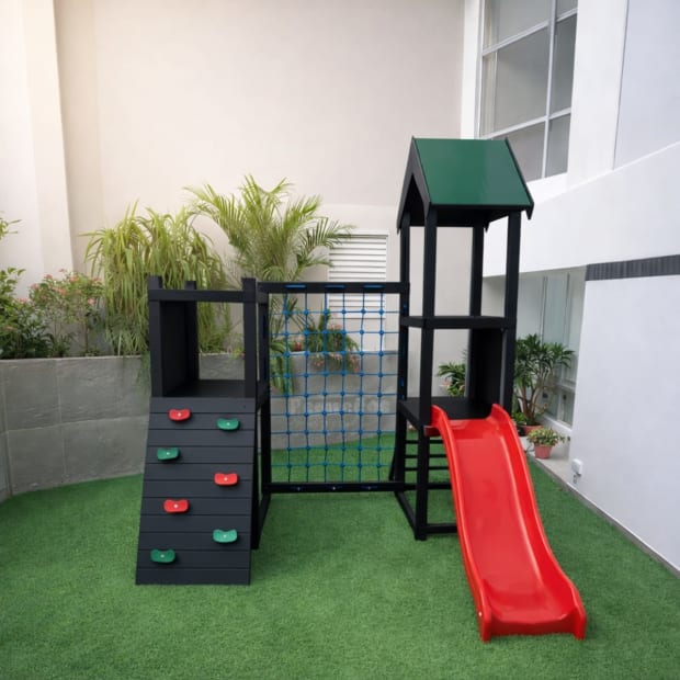Circuito 8 (Hierro) de juegos infantiles para exterior