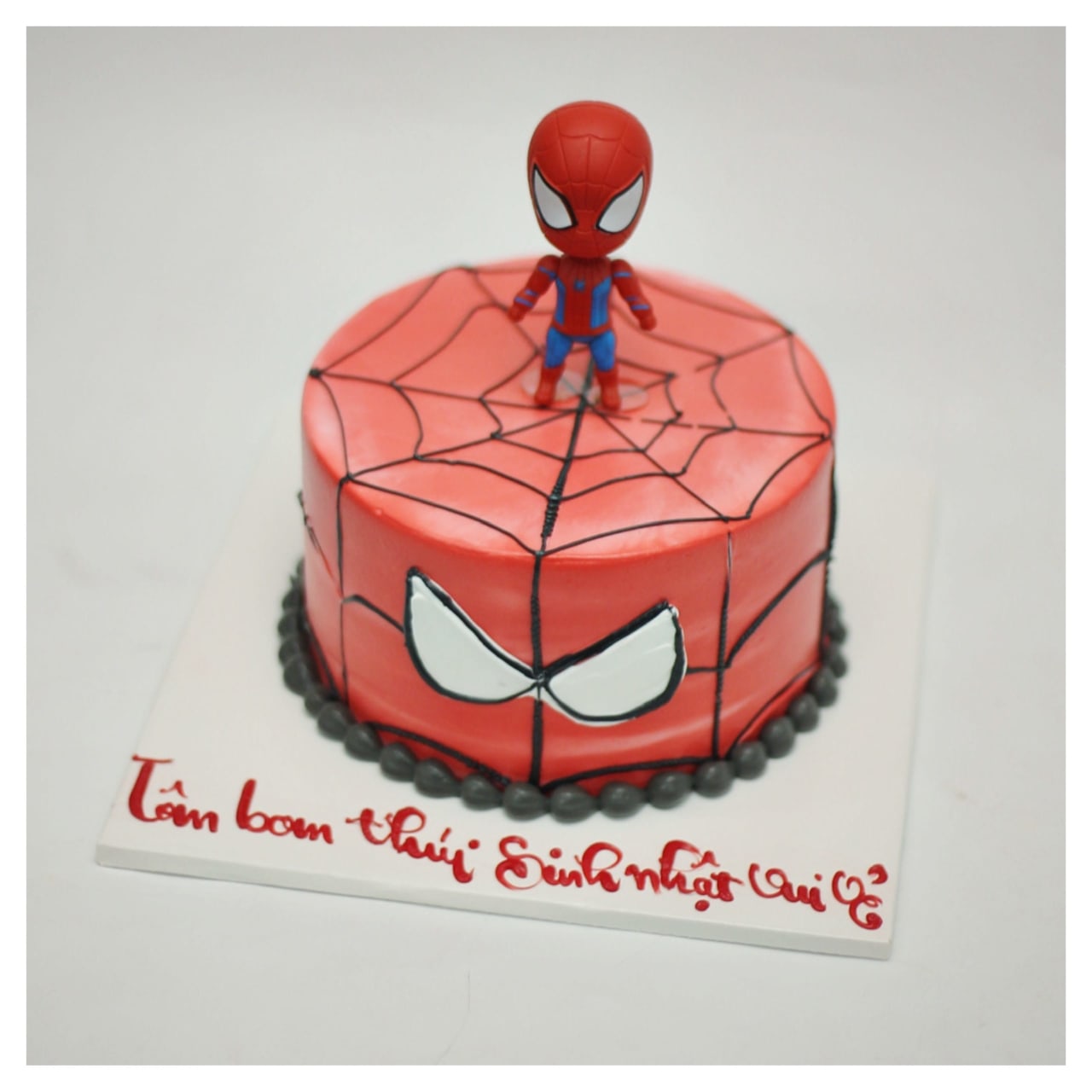 Bánh kem tạo hình siêu anh hùng Spider-Man