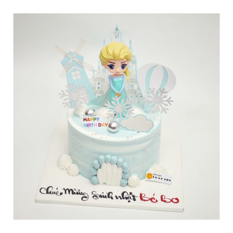 Bánh kem Elsa màu xanh chủ đề Frozen