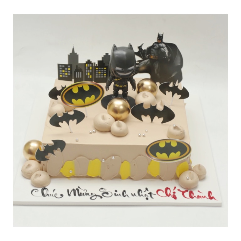 Bánh kem Batman tông vàng đen mạnh mẽ sang trọng