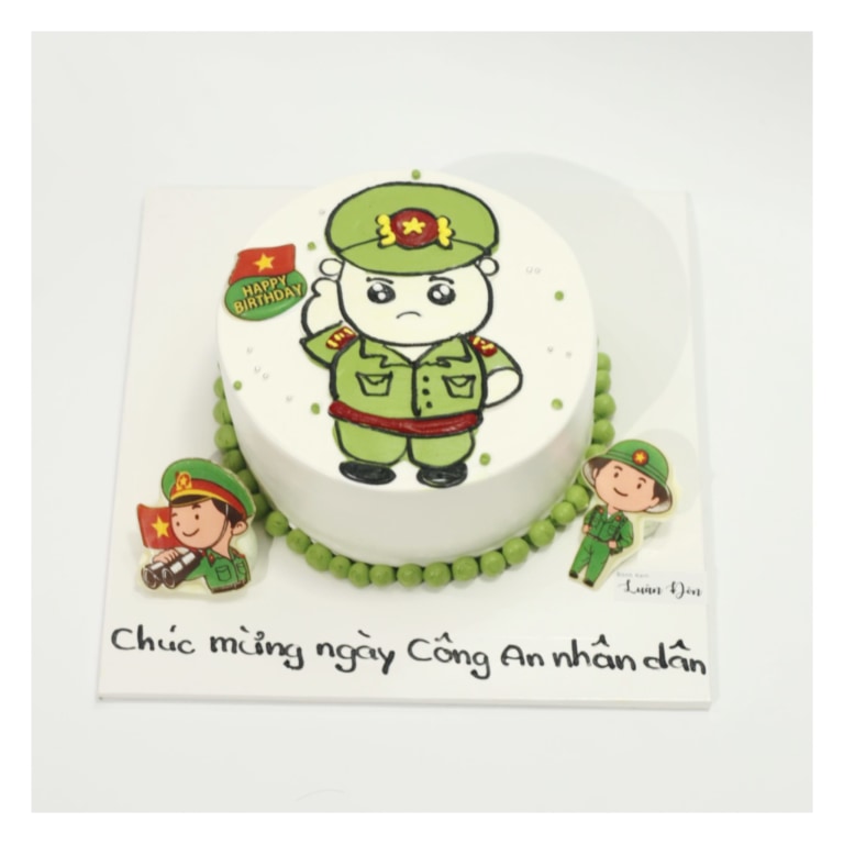 Bánh kem hình chú công an nhí dễ thương