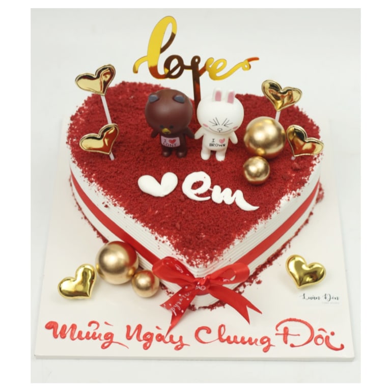 Bánh trái tim đỏ gấu Brown Cony