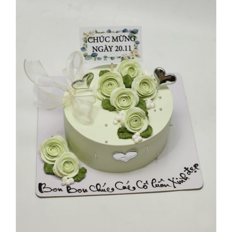 Bánh kem xanh pastel hoa hồng trang nhã