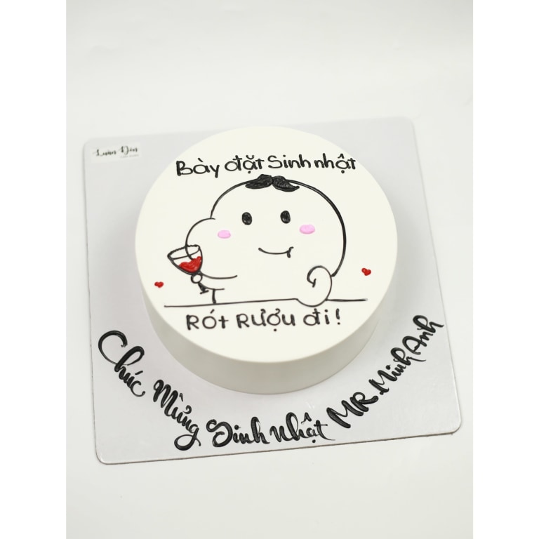 Bánh kem nhân vật hoạt hình rót rượu