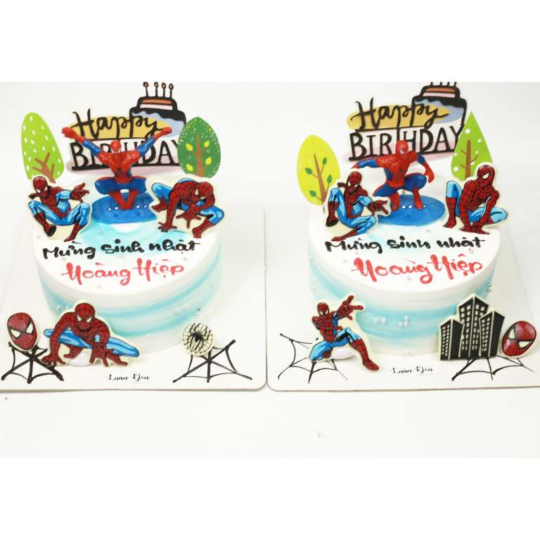 Combo hai bánh kem Spider-Man cho cặp đôi