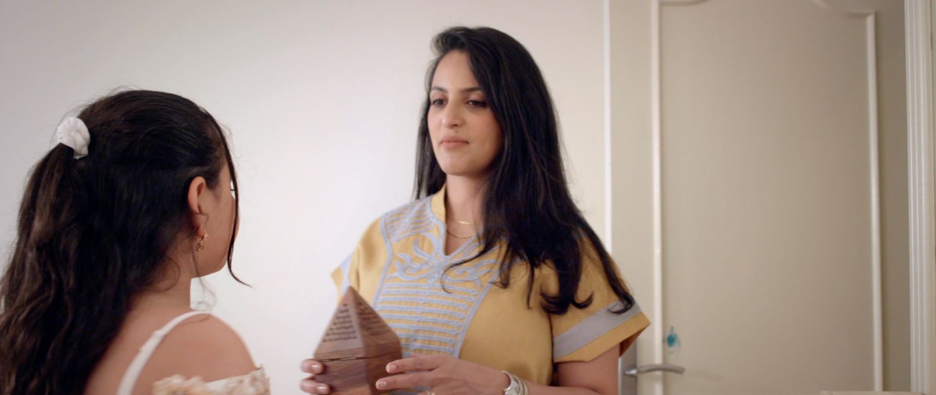 Thobe El Eid still 1