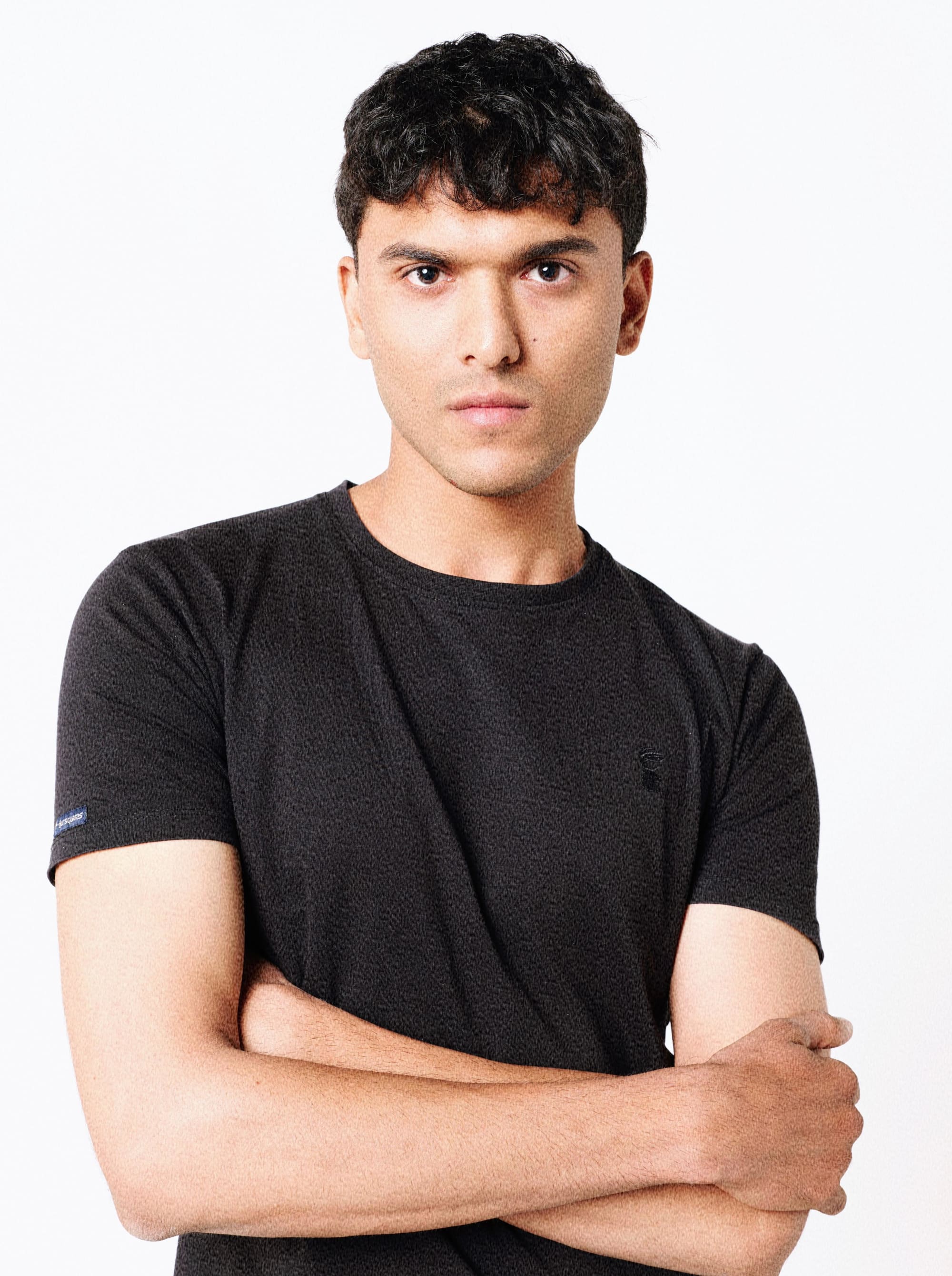Raez - Root Artists Model
