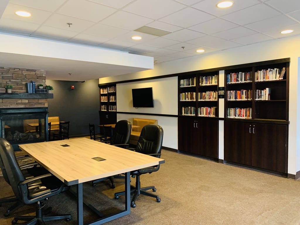 inside-study-center-1300x867_0.jpg