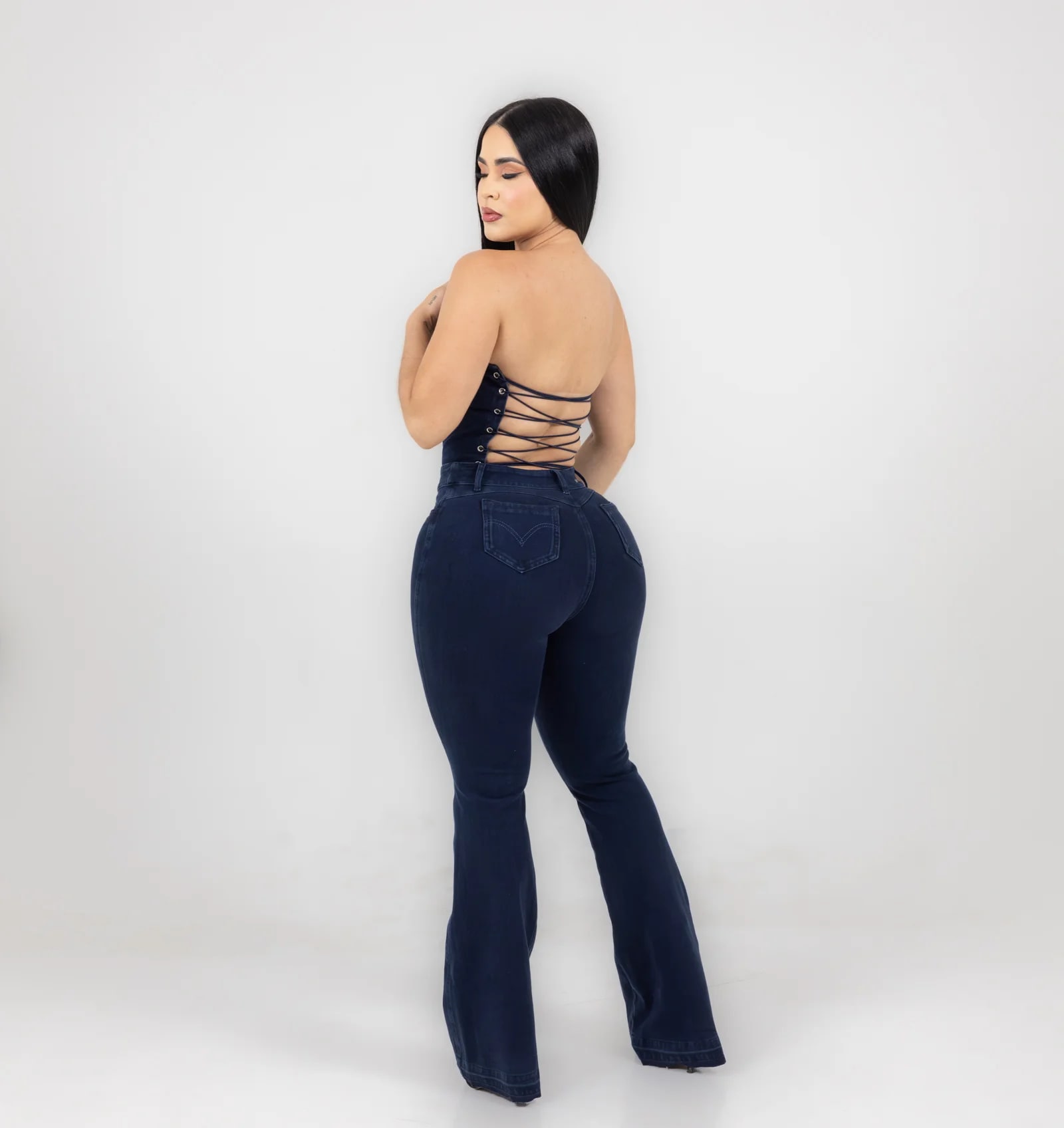 Same outfit, three-quarter back view