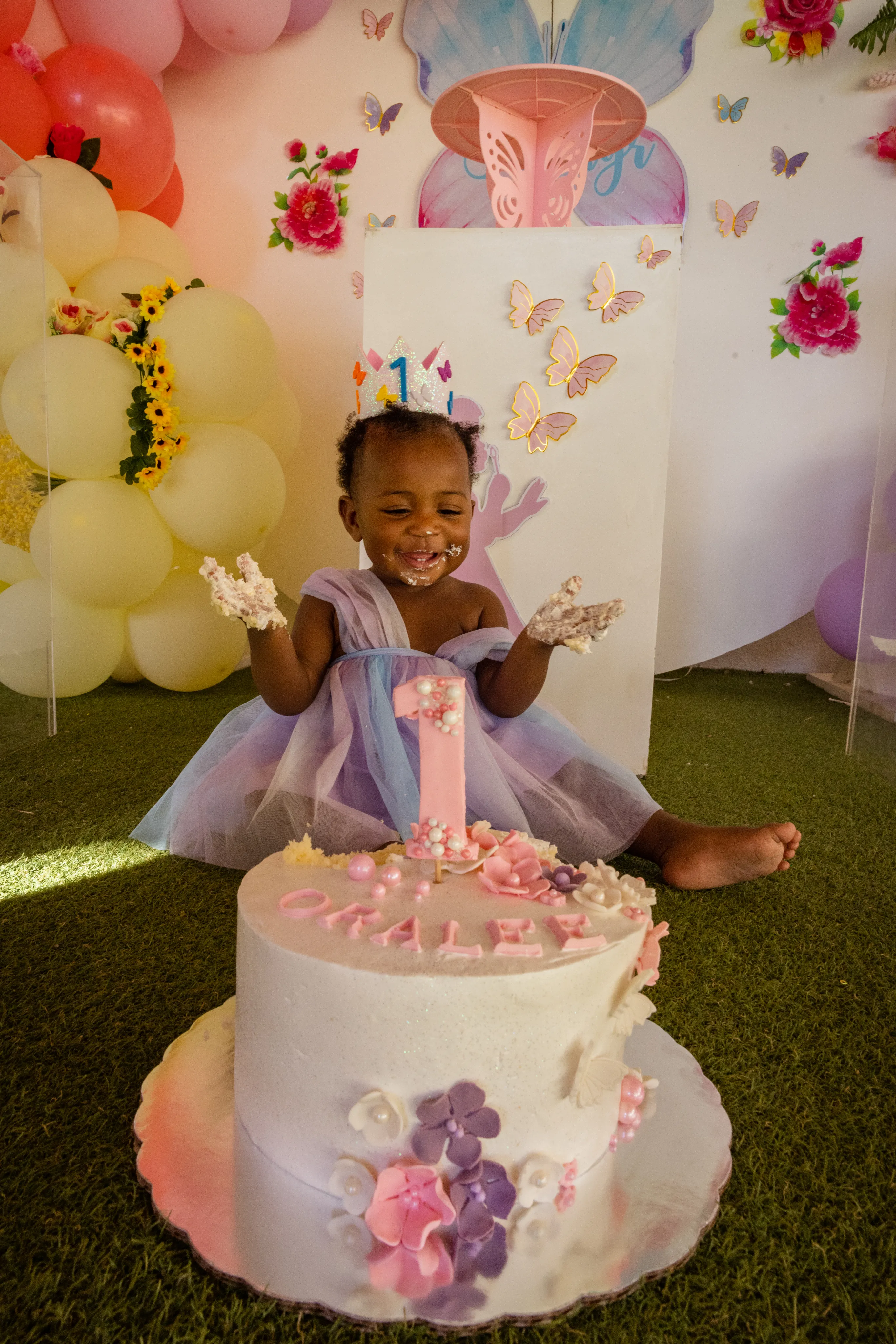 Sesion de fotos de cumpleanos infantil en Punta Cana con bebe de un ano y pastel
