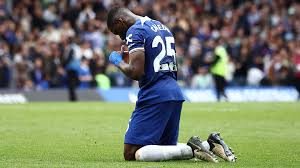 Moises Caicedo mencetak gol jarak jauh Chelsea vs Liverpool