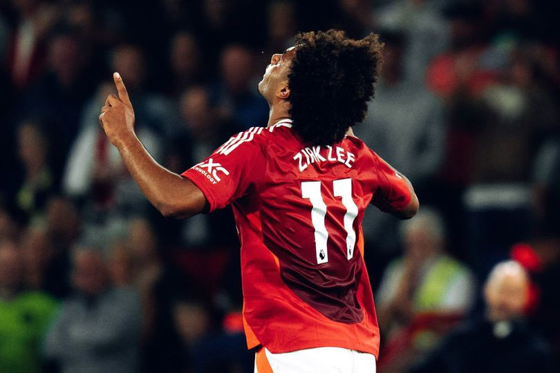 Joshua Zirkzee bersama Manchester United menjadi incaran AS Roma dan Juventus