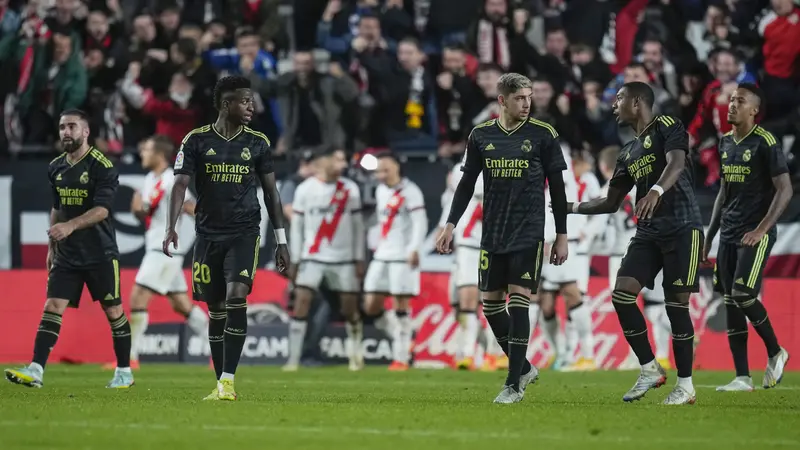 Striker Real Madrid bersaing