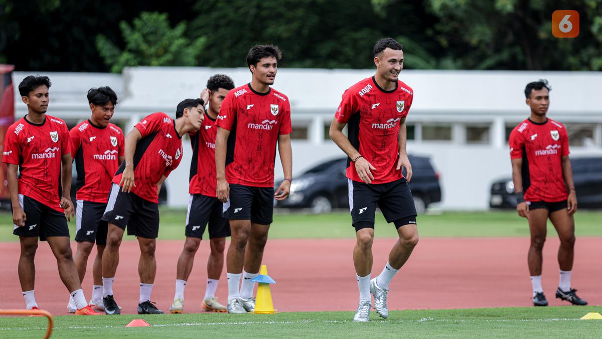 Timnas Indonesia U-22 latihan jelang lawan Mali U-22