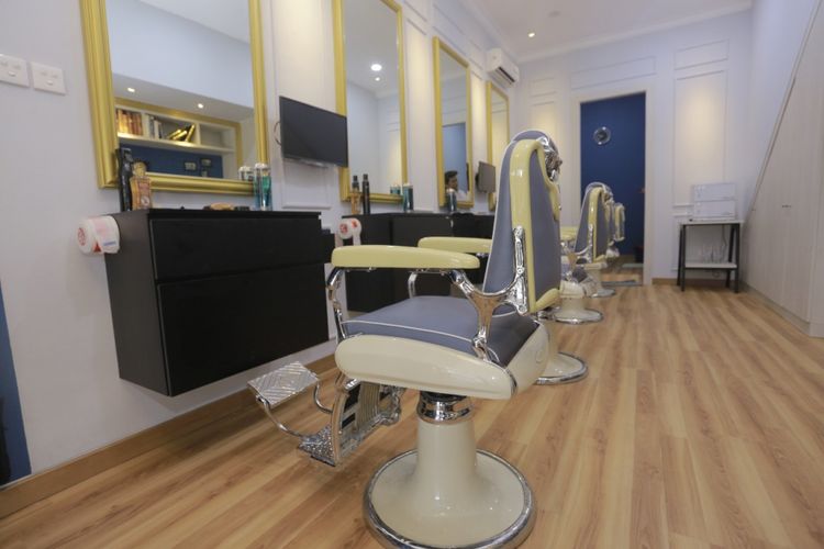 Barbershop di Nagrig tempat Salah mencukur rambut saat remaja