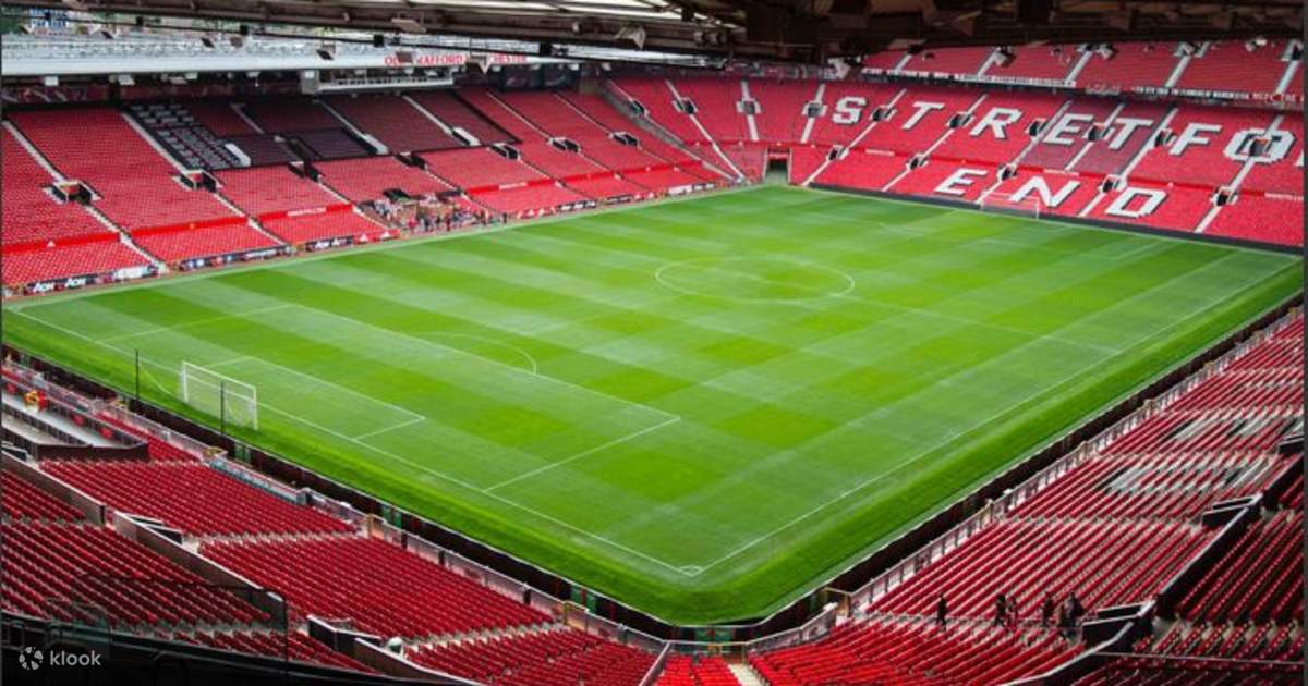 Stadion Old Trafford dengan proyek renovasi