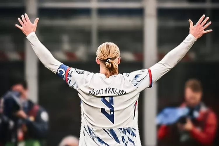 Erling Haaland merayakan gol untuk Norwegia