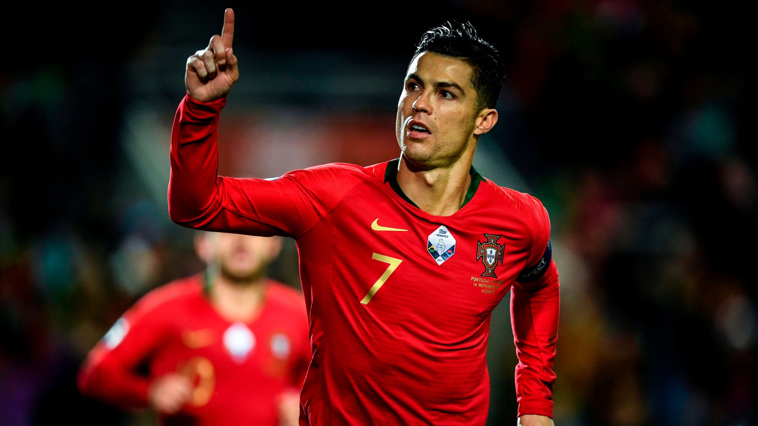 Cristiano Ronaldo memimpin Portugal sebagai pencetak gol sepanjang masa