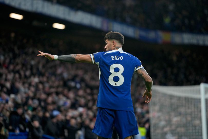 Enzo Fernandez bermain untuk Chelsea