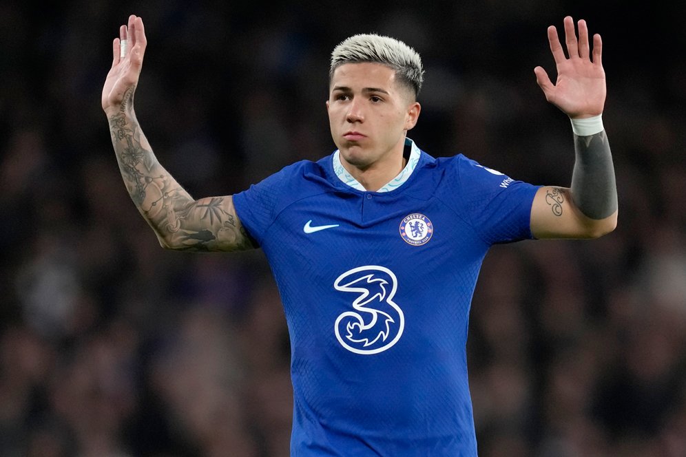 Enzo Fernandez dalam sesi latihan Chelsea