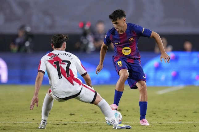 Pedri melakukan latihan ringan usai cedera