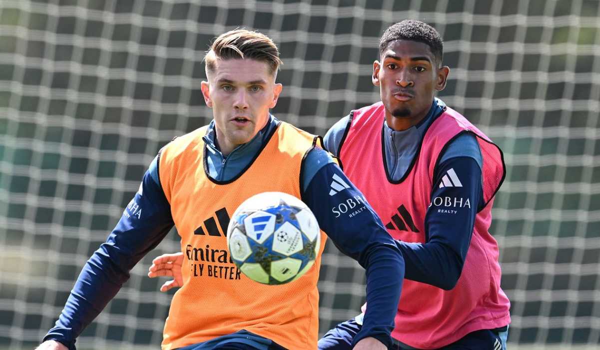 Cristhian Mosquera bersama Arsenal dalam sesi latihan