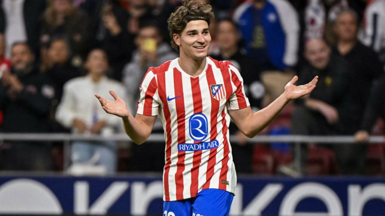 Julian Alvarez merayakan gol untuk Atletico Madrid