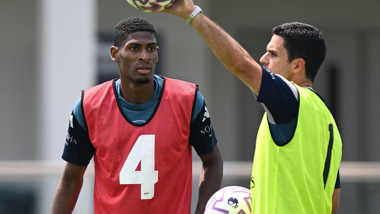 Cristhian Mosquera berlatih bersama Arsenal