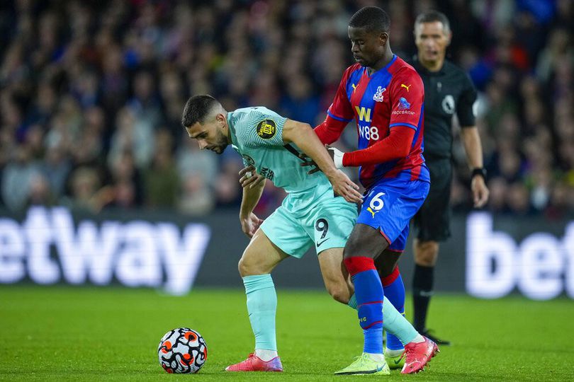 Marc Guehi pemain Crystal Palace diincar Manchester United