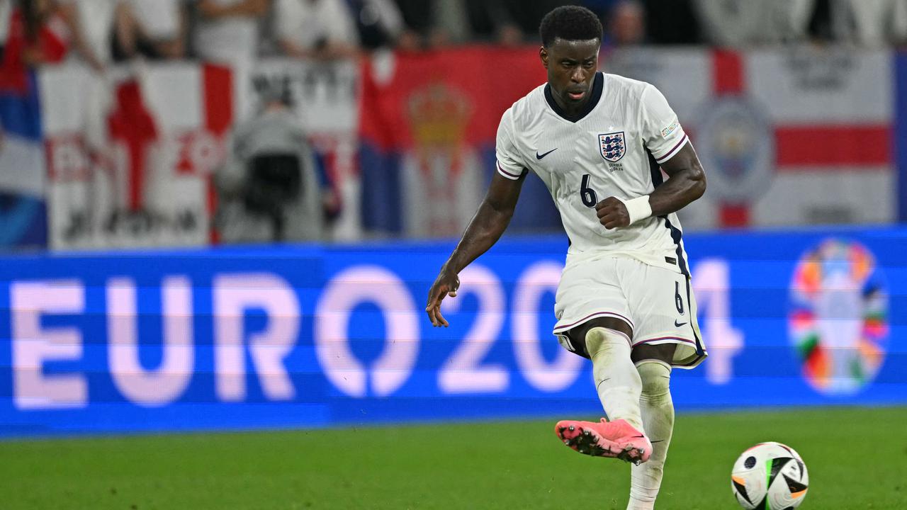 Aksi Marc Guehi sebagai bek timnas Inggris