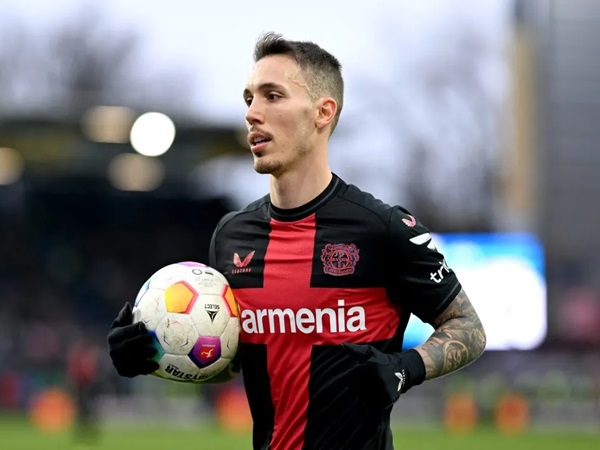 Alejandro Grimaldo kembali ke Barcelona