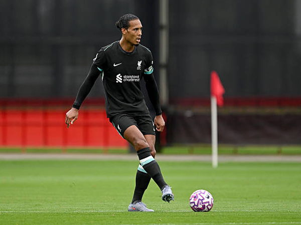 Liverpool mencari bek tengah baru