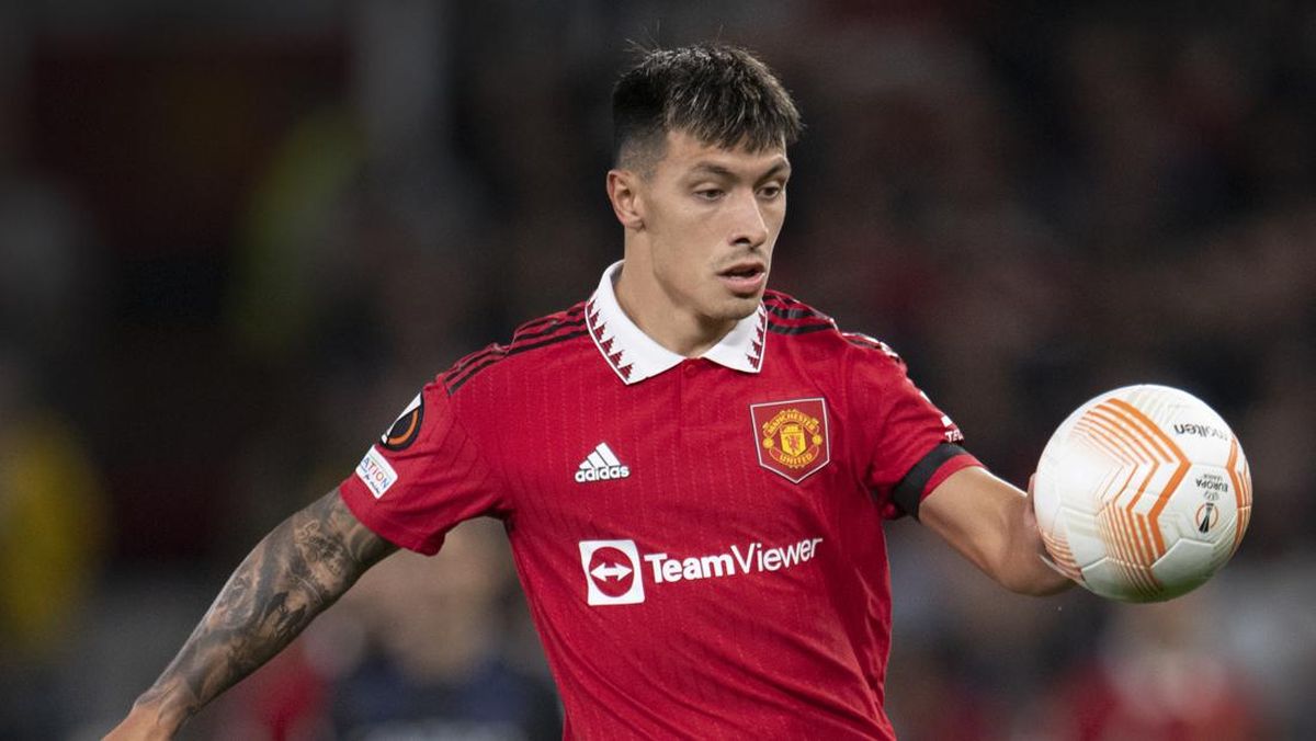 Lisandro Martinez kembali bersaing untuk posisi inti